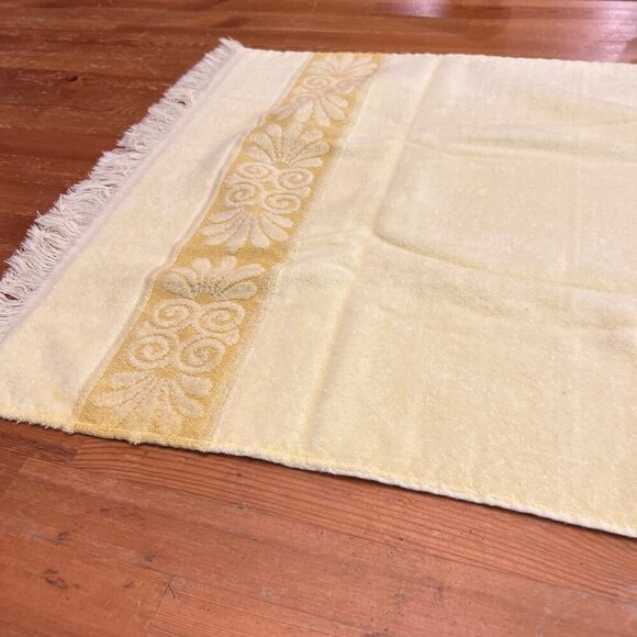 Cannon sculpted Vintage 70s YELLOW Bath Towel and washcloth set 1970s - Picture 4 of 14
